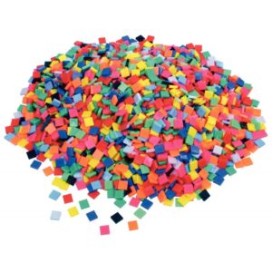 Sachet de 1 kilo de mosaïques en plastique, format : 1 x 1 cm