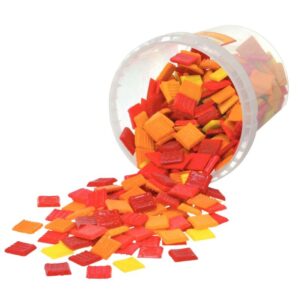 Seau de 1 kg de mosaïques 2×2 cm en pâte de verre rouge, orange, jaune