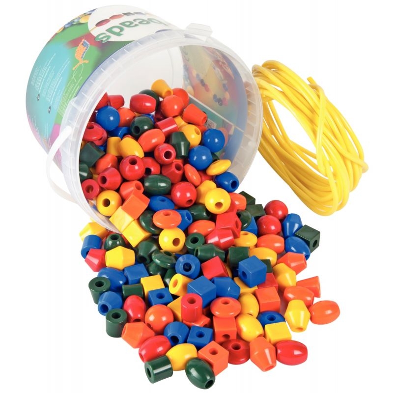 Seau de 245 perles en plastique 7 formes assorties