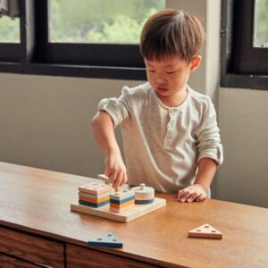 Empilages géométriques en bois PLAN TOYS