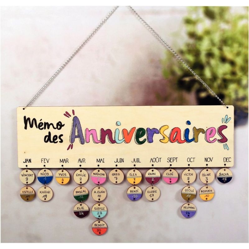 Calendrier des anniversaires en bois