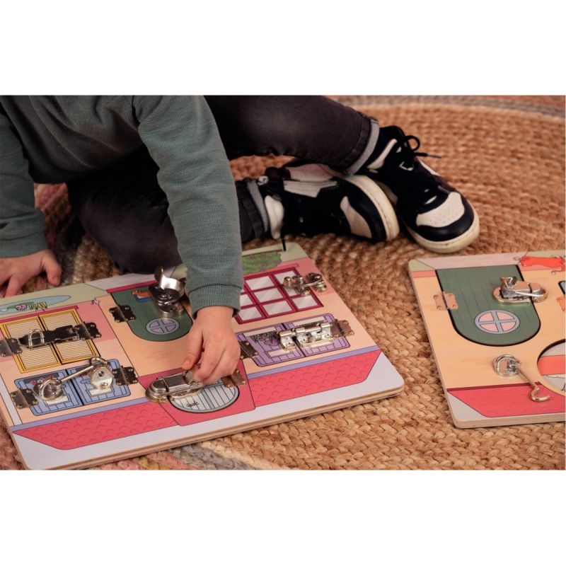 Maxi planche à verrous, la maison