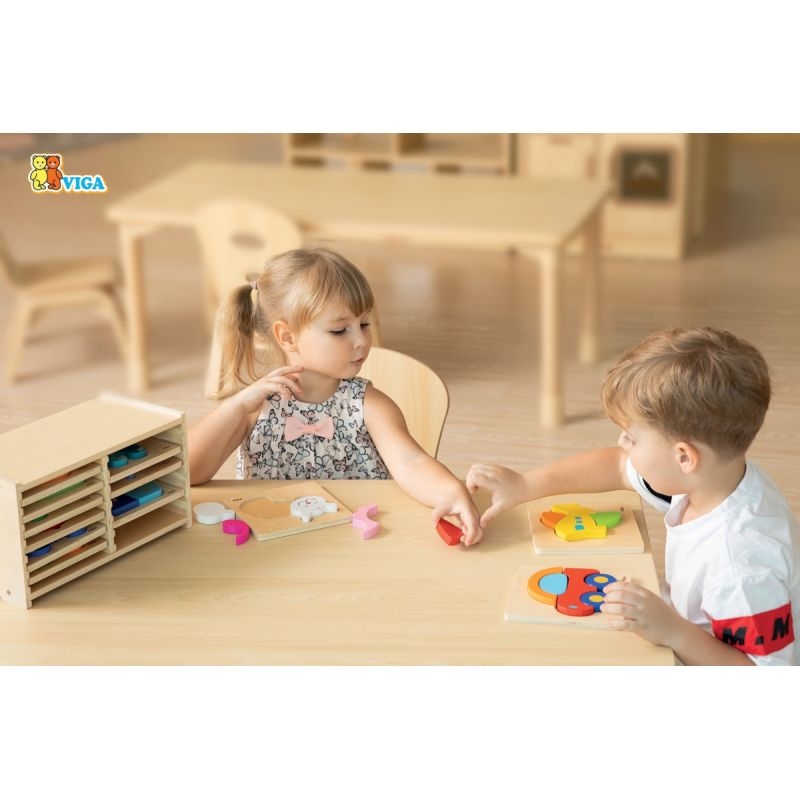 Boite de rangement + 12 encastrements 1er âge