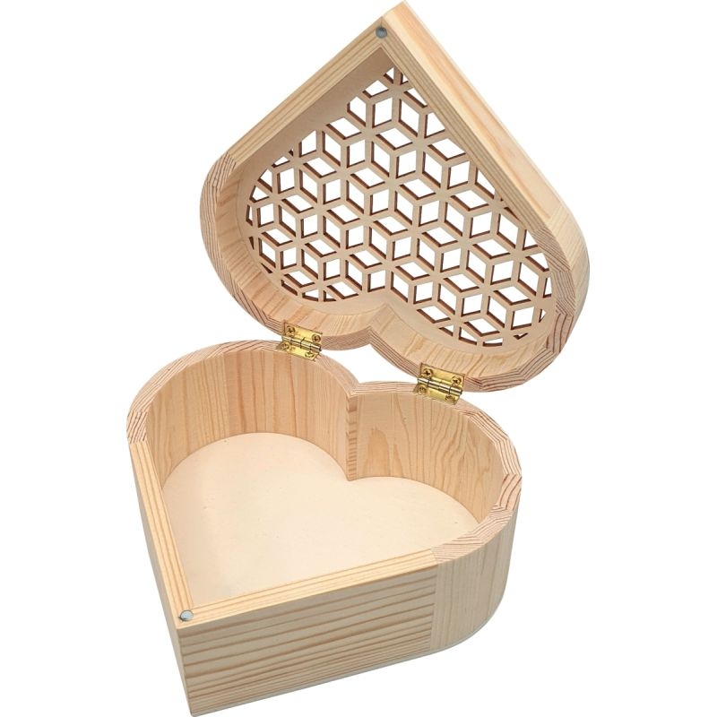 Boîte en bois forme coeur ajouré