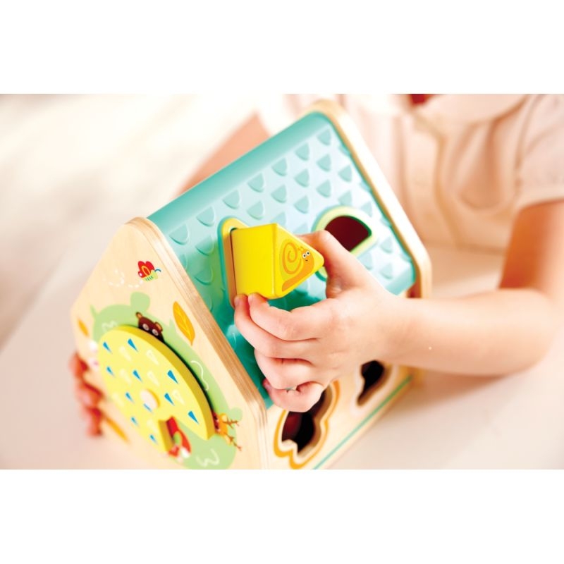 Maison trieur de formes en bois